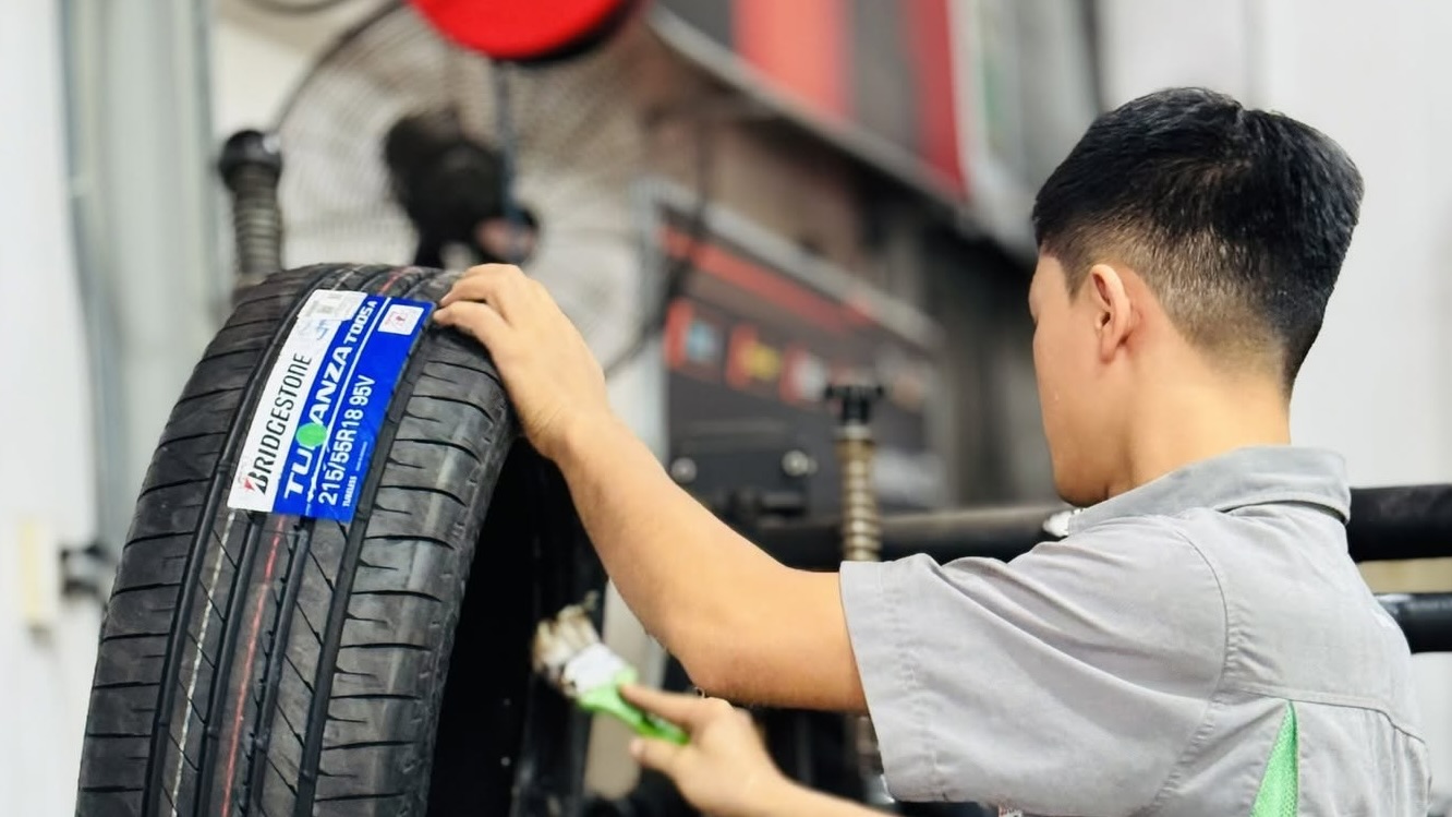 Continental • Dunlop • Michelin • Bridgestone